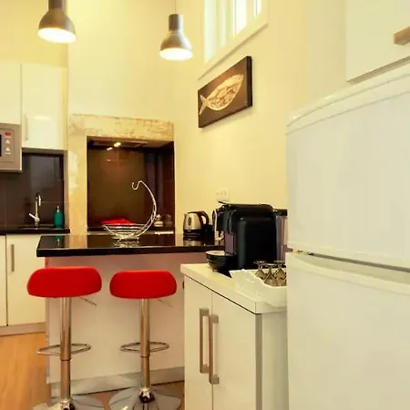 Charm Homes Historic Balcony & Art 아파트 리스본