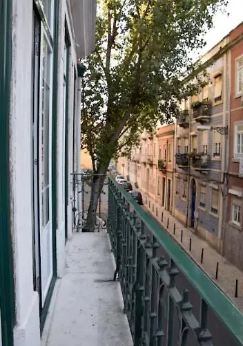 Apartment Charm Homes Historic Balcony & Art *