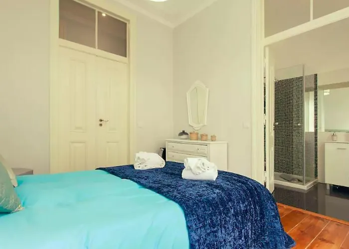 Charm Homes Historic Balcony & Art Lisbon