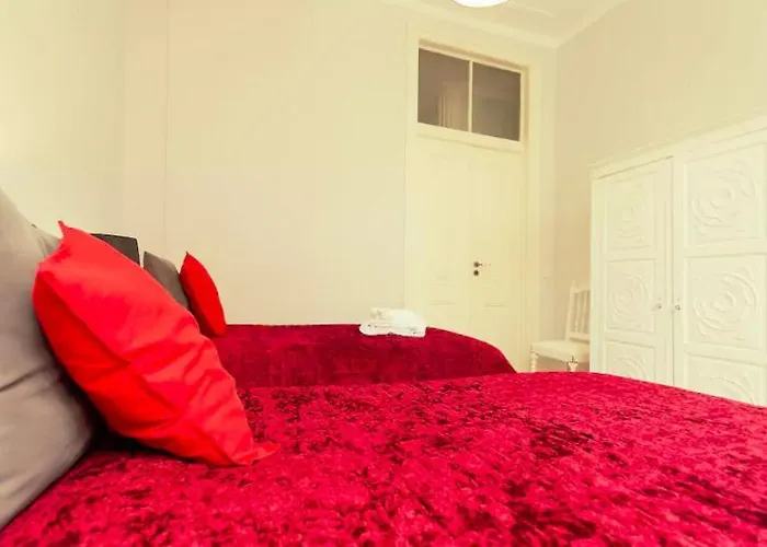 Charm Homes Historic Balcony & Art Lisbon