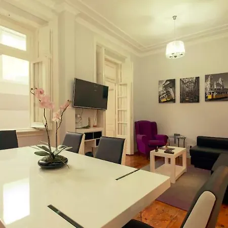 Charm Homes Historic Balcony & Art Daire *